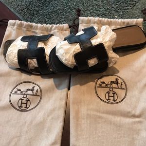 Hermes Oran "H" Black leather slide/sandals.